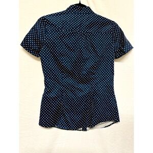 CLUB MONACO POLKA DOTS BLUE SHORT SLEEVE BLOUSE SZ SMALL BUTTON‎ DOWN ROUND NECK